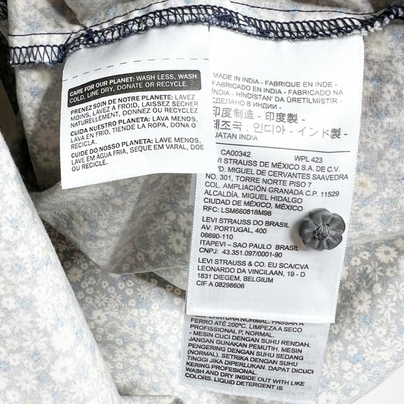 New with Tags Levi's Womens Joella Button-Up Floral Puff Sleeve Crop Blouse - Picture 13 of 16